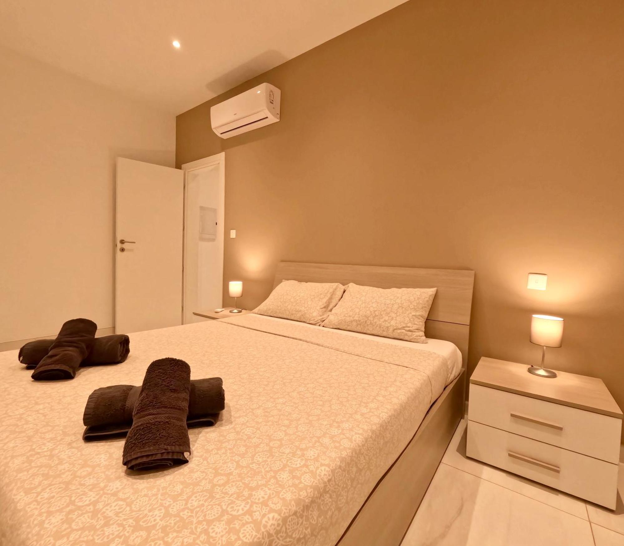 Modern Apartment In St Julian'S Malta, With Breathtaking Views Of Spinola Bay Saint Julian's Exterior photo