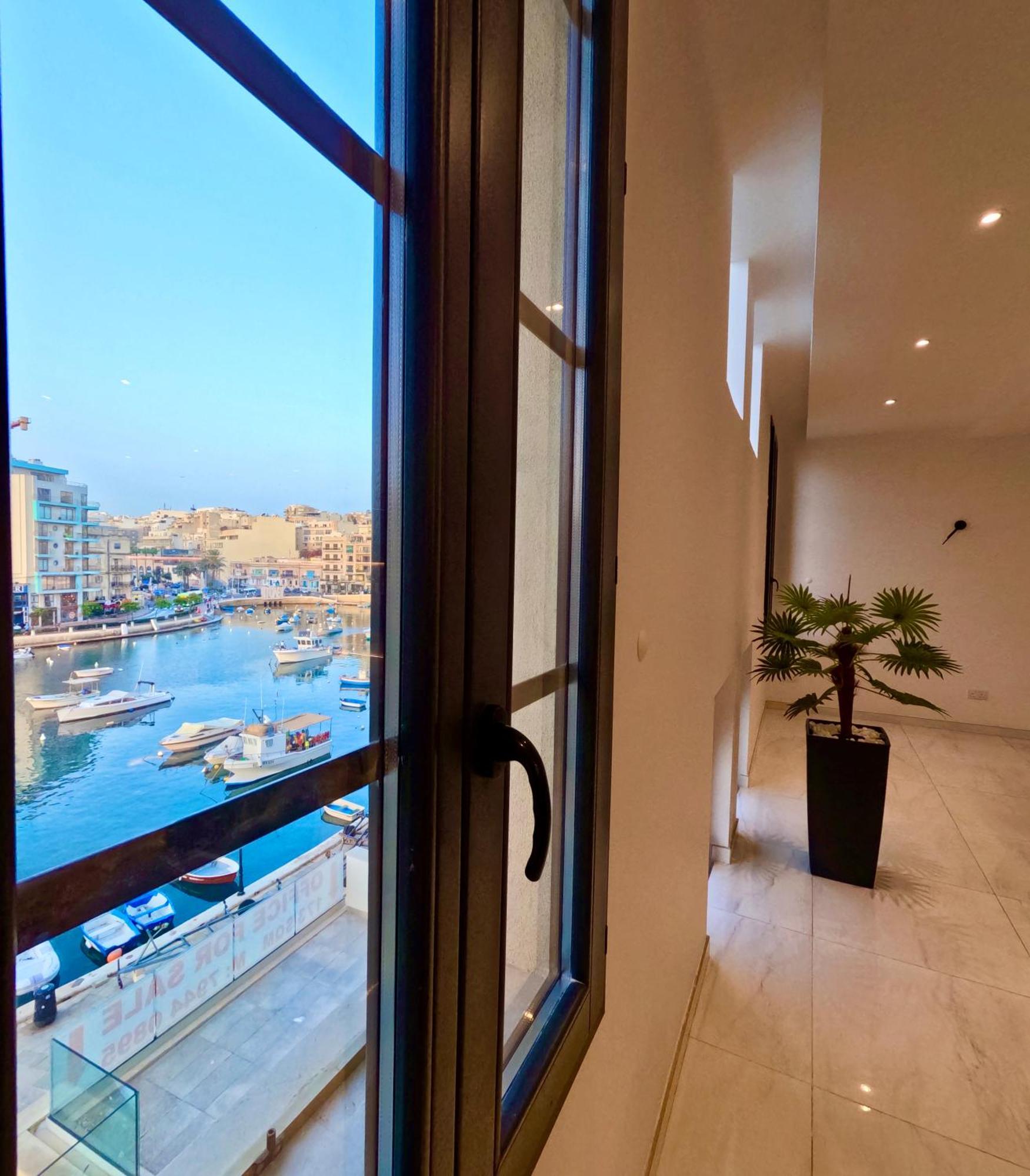 Modern Apartment In St Julian'S Malta, With Breathtaking Views Of Spinola Bay Saint Julian's Exterior photo